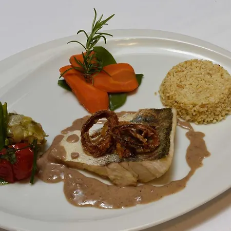 Otel Logis & Restaurant - Le Saint Sebastien Blendecques