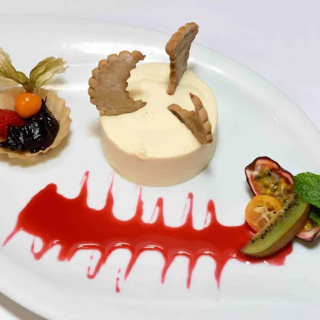 Otel Logis & Restaurant - Le Saint Sebastien Blendecques